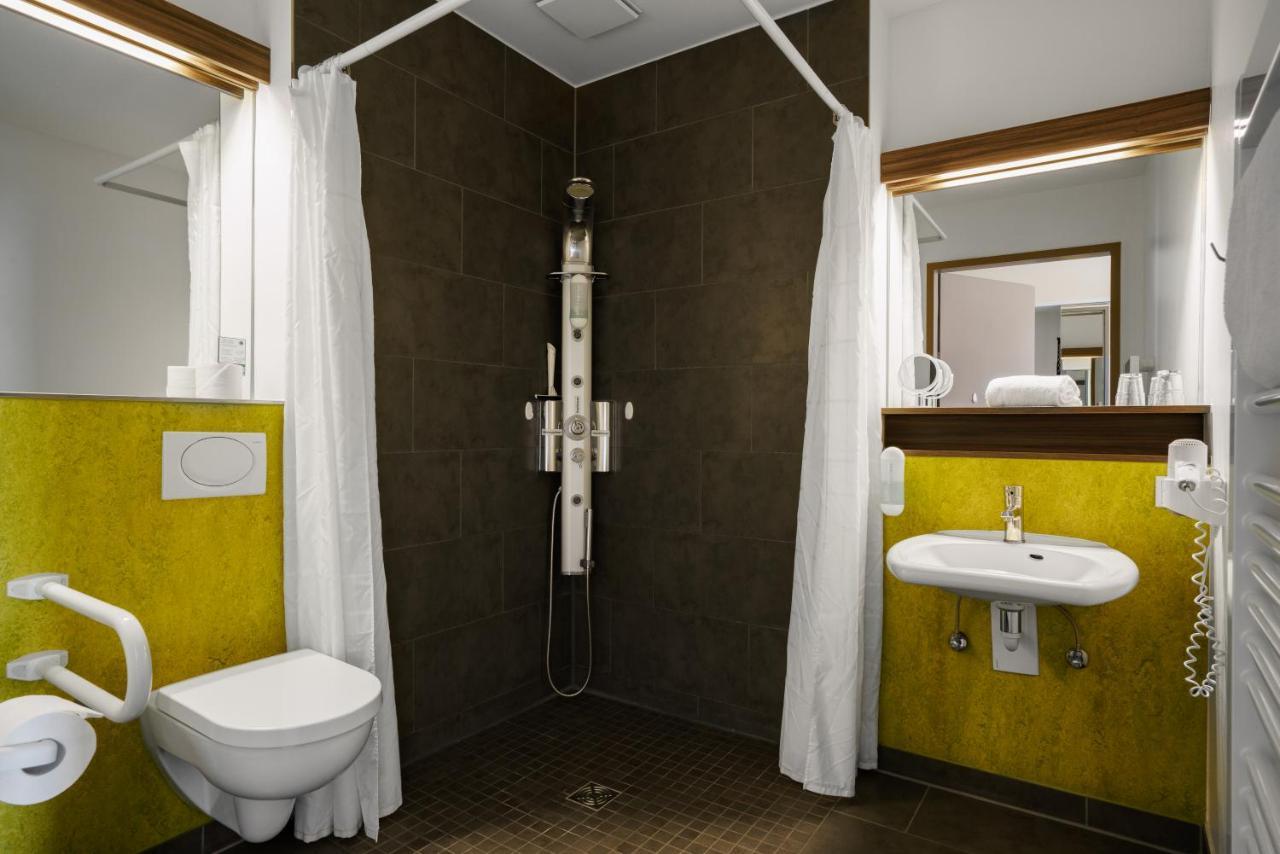 Radlon Fahrrad-Komfort-Hotel Waren  Ngoại thất bức ảnh