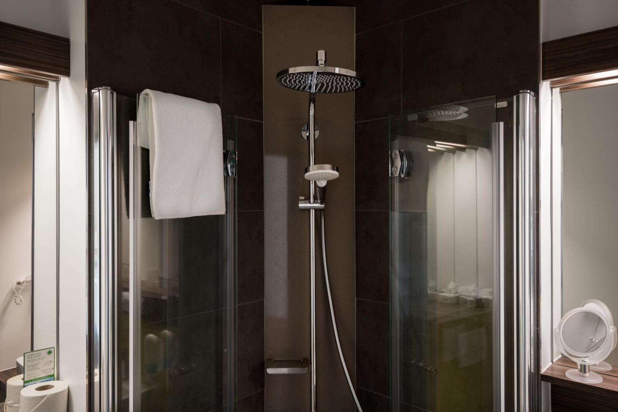 Radlon Fahrrad-Komfort-Hotel Waren  Ngoại thất bức ảnh