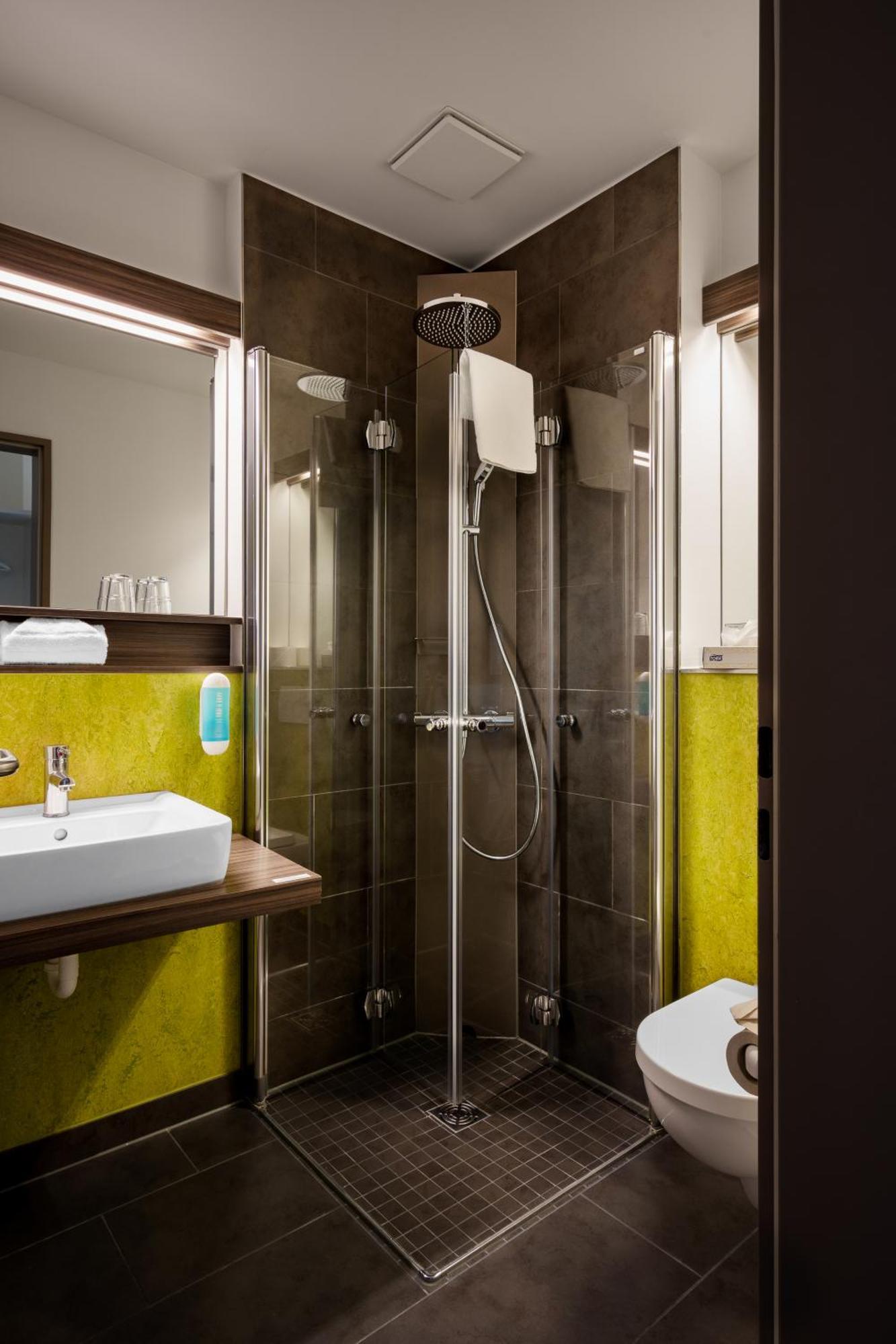 Radlon Fahrrad-Komfort-Hotel Waren  Ngoại thất bức ảnh